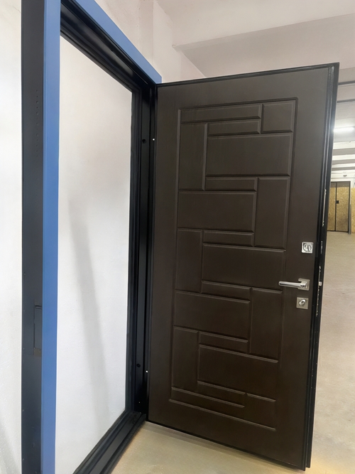 Дверь МДФ синего цвета (изнутри)