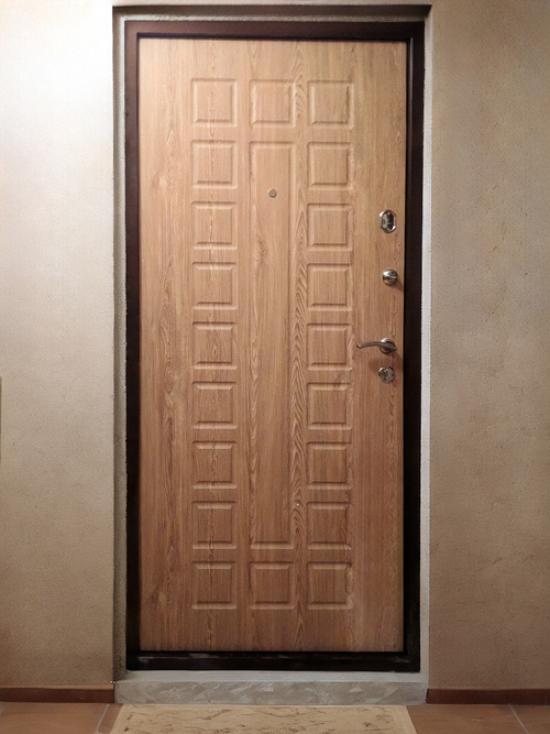 Квартирная дверь с МДФ ПВХ