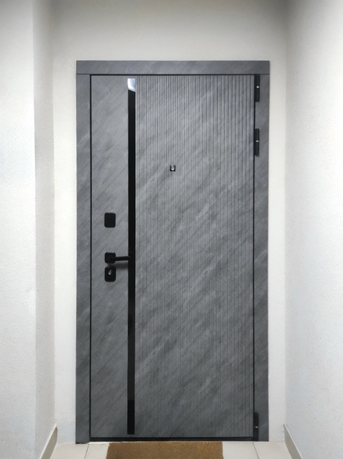 С полосой С полосой