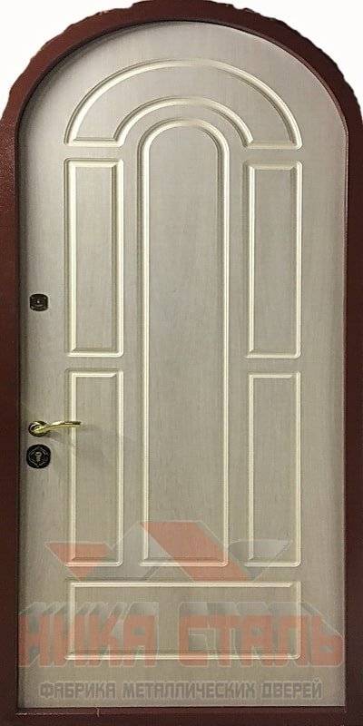 Входная арочная металлическая дверь