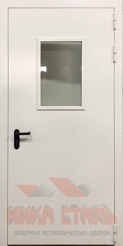 Противопожарная дверь со стеклом