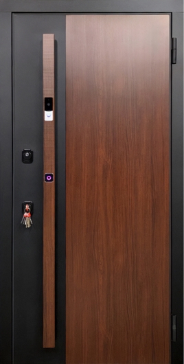 Дверь с МДФ-панелями, длинной бугельной ручкой скобой и видеоглазком в квартиру