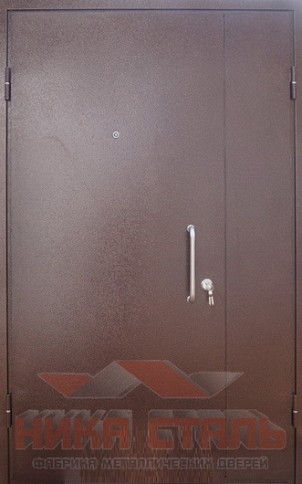 Металлическая дверь в тамбур